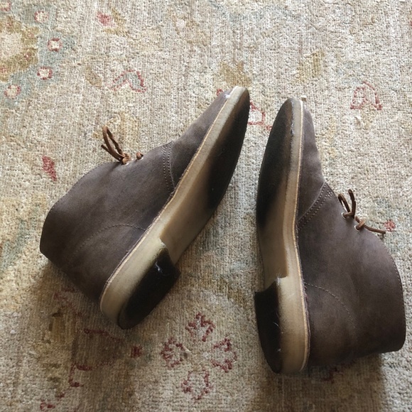 Clarks desert boots. Men’s sz 8. Gray.